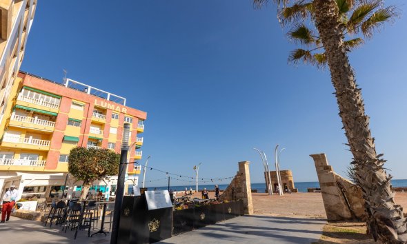 Resale - Apartment - Torrevieja - La Mata pueblo