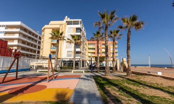 Resale - Apartment - Torrevieja - La Mata pueblo