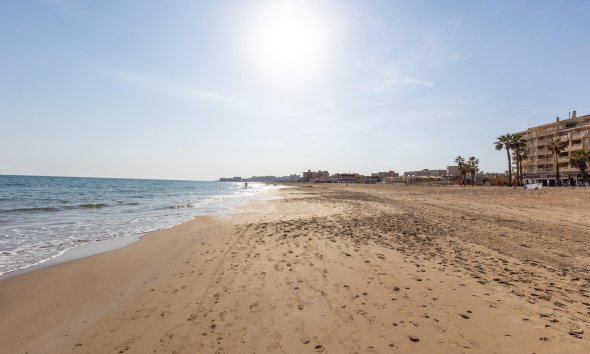 Resale - Apartment - Torrevieja - La Mata pueblo