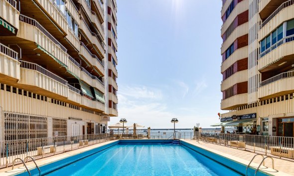 Resale - Apartment - Torrevieja - Playa del Acequión