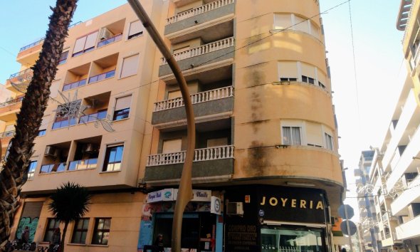 Resale - Apartment - Torrevieja - Centro