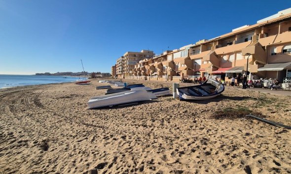 Resale - Apartment - Torrevieja - La Siesta - El Salado - Torreta