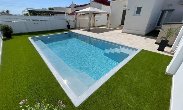 Resale - Villa - Torrevieja - San luis