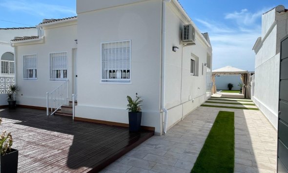 Resale - Villa - Torrevieja - San luis