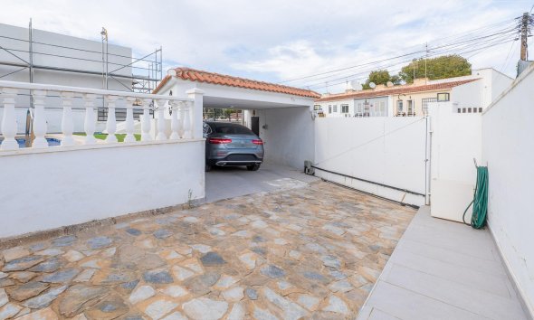 Resale - Villa - Torrevieja - Los Balcones - Los Altos del Edén