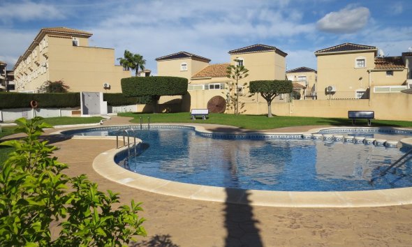 Resale - Villa - Orihuela - Urbanización Perla del Mar