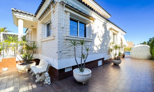 Resale - Villa - La Mata