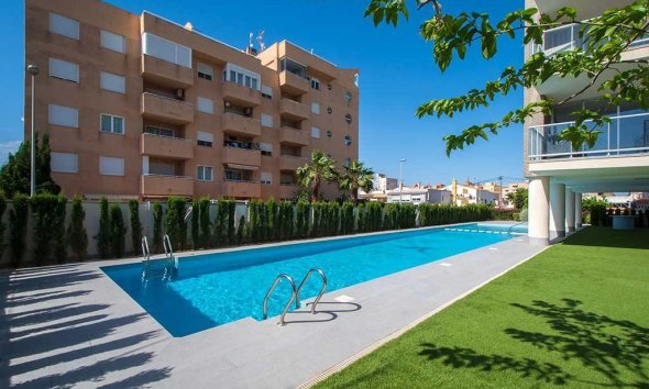 Resale - Apartment - Torrevieja - Centro