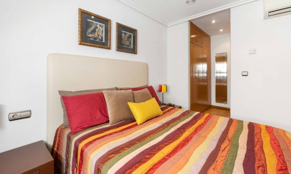 Resale - Apartment - Torrevieja - Torrevieja Centro