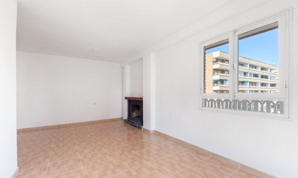 Resale - Apartment - Punta Prima