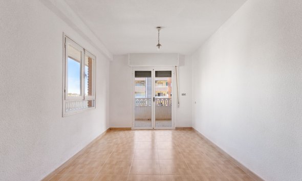 Resale - Apartment - Punta Prima