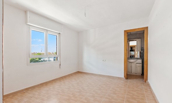 Resale - Apartment - Punta Prima