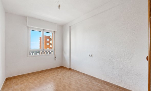 Resale - Apartment - Punta Prima