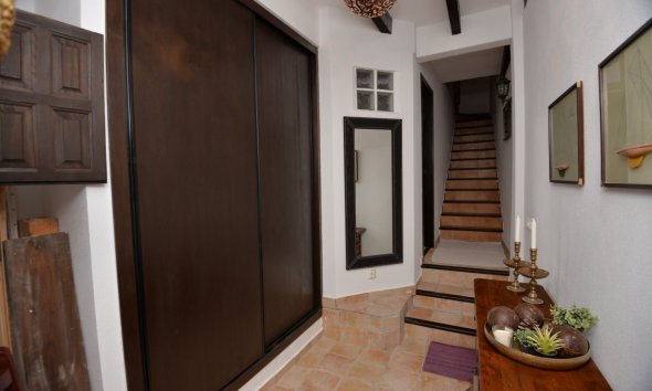 Resale - Terraced house / Townhouse - Alicante