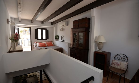 Resale - Terraced house / Townhouse - Alicante
