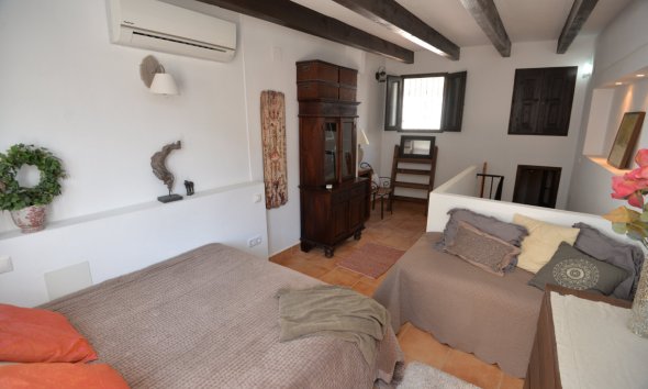 Resale - Terraced house / Townhouse - Alicante