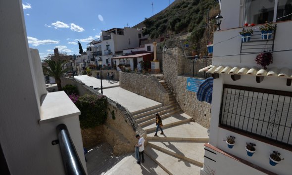 Resale - Terraced house / Townhouse - Alicante