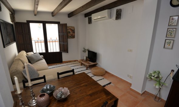 Resale - Terraced house / Townhouse - Alicante
