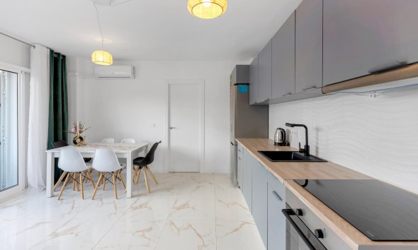 Resale - Apartment - Torrevieja - La Mata pueblo