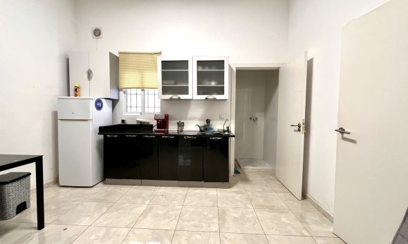 Resale - Commercial premises / Commercial unit / Retail space - Orihuela Costa - Playa Flamenca