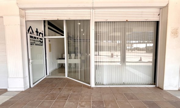 Resale - Commercial premises / Commercial unit / Retail space - Orihuela Costa - Playa Flamenca