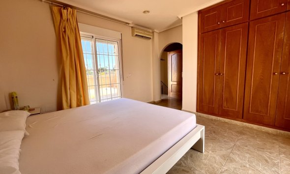 Resale - Villa - Orihuela Costa - La Zenia