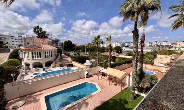 Resale - Villa - Orihuela Costa - La Zenia