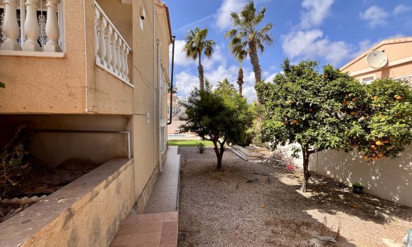 Resale - Villa - Orihuela Costa - La Zenia