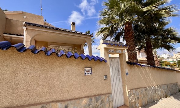 Resale - Villa - Orihuela Costa - La Zenia