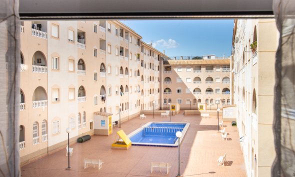 Resale - Apartment - Torrevieja - Centro