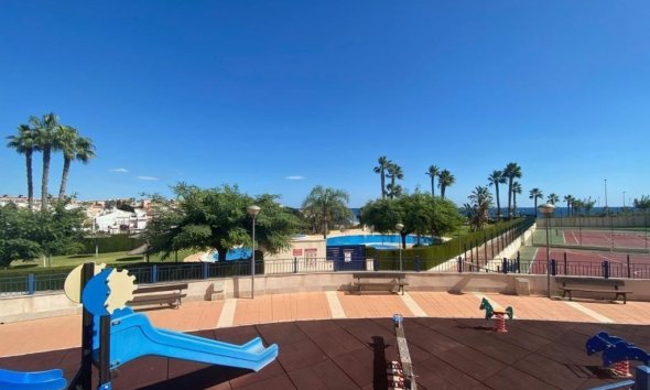 Resale - Apartment - Orihuela Costa - Mil Palmeras