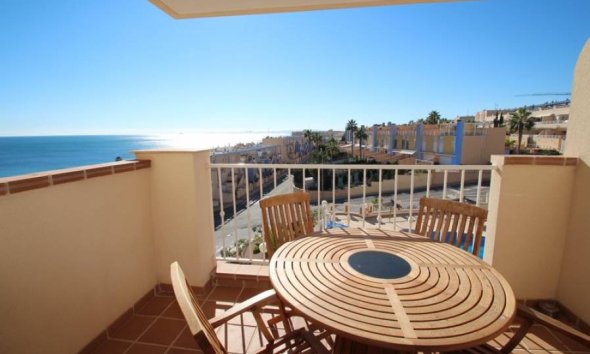 Resale - Apartment - Orihuela Costa - Campoamor