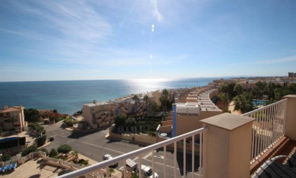 Resale - Apartment - Orihuela Costa - Campoamor