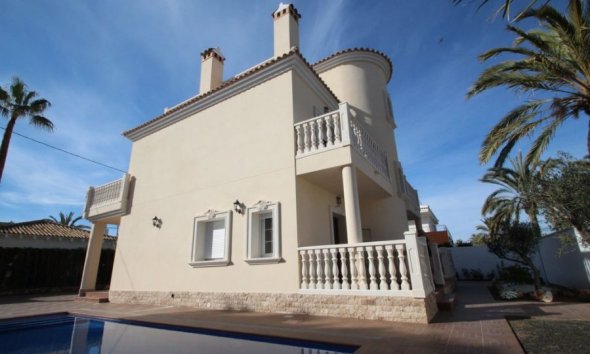 Resale - Villa - Orihuela Costa - Cabo Roig