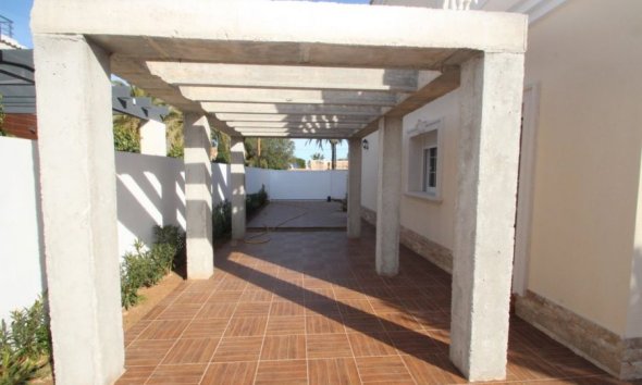 Resale - Villa - Orihuela Costa - Cabo Roig