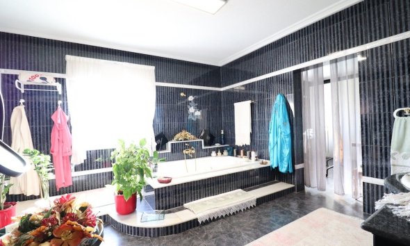 Resale - Villa - Torrevieja - El chaparral