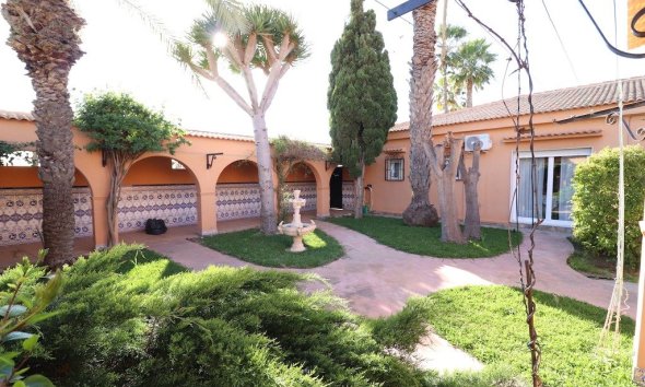 Resale - Villa - Torrevieja - El chaparral