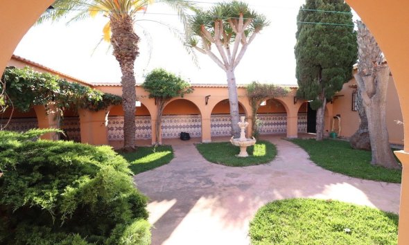 Resale - Villa - Torrevieja - El chaparral