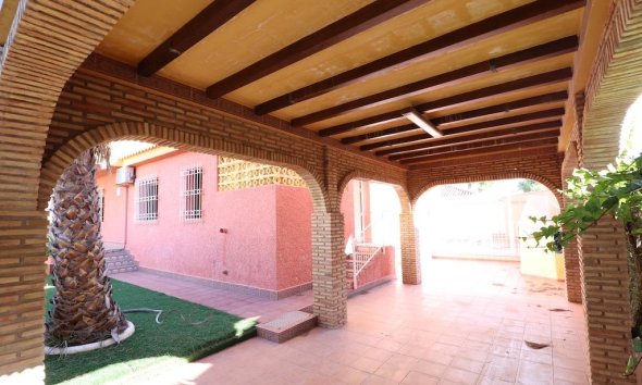 Resale - Villa - Orihuela Costa - MUY CERCA DE LA PLAYA