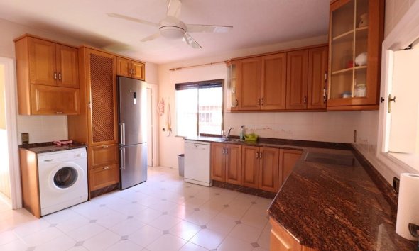 Resale - Villa - Orihuela Costa - MUY CERCA DE LA PLAYA