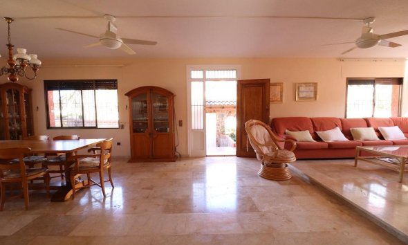 Resale - Villa - Orihuela Costa - MUY CERCA DE LA PLAYA