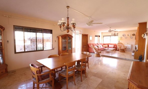 Resale - Villa - Orihuela Costa - MUY CERCA DE LA PLAYA