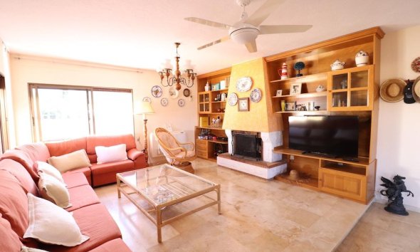 Resale - Villa - Orihuela Costa - MUY CERCA DE LA PLAYA