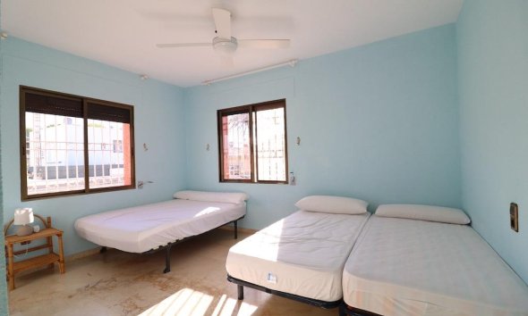 Resale - Villa - Orihuela Costa - MUY CERCA DE LA PLAYA