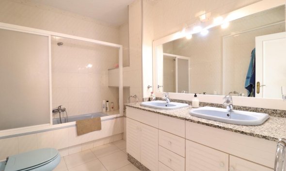 Resale - Villa - Orihuela Costa - MUY CERCA DE LA PLAYA