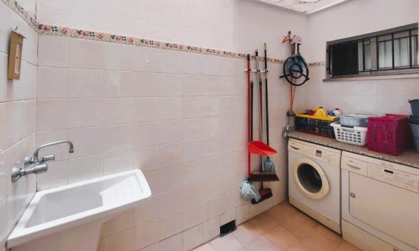 Resale - Apartment - Torrevieja - Playa de los Locos