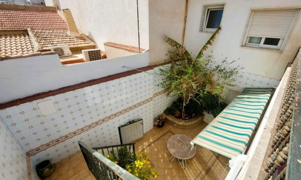 Resale - Villa - Torrevieja - Centro