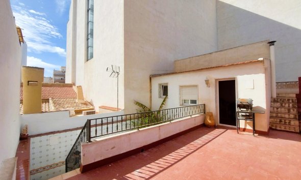 Resale - Villa - Torrevieja - Centro
