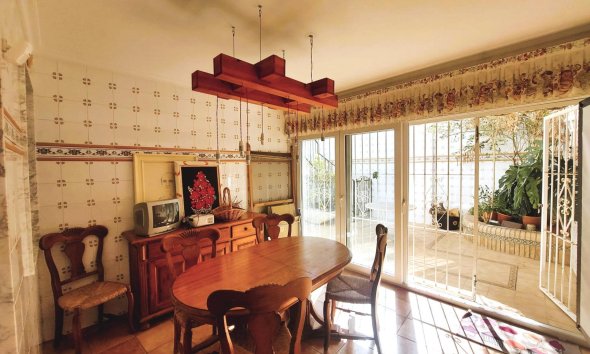 Resale - Villa - Torrevieja - Centro