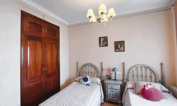 Resale - Villa - Torrevieja - Centro